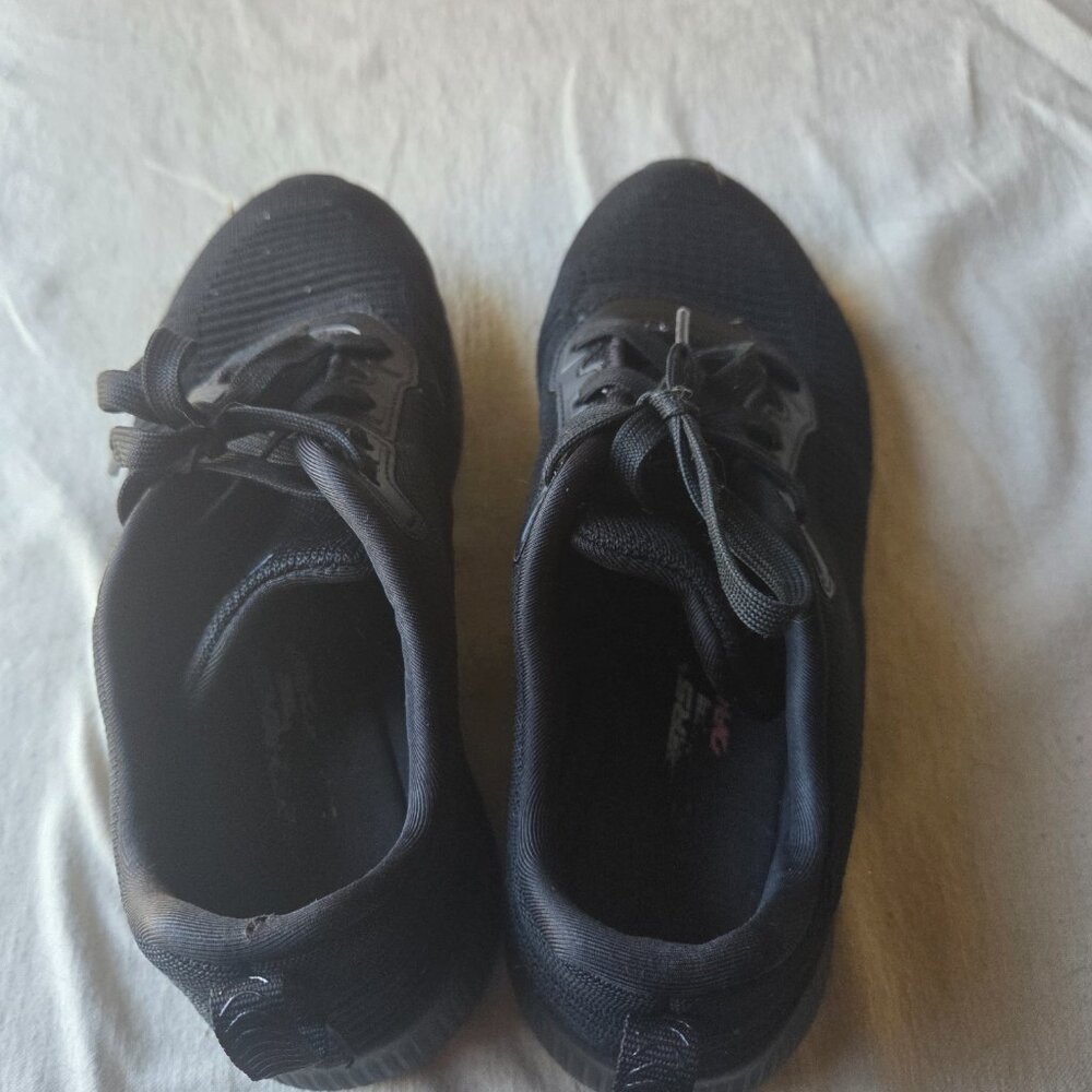 Black Skechers Womens Sneakers Size 7 - Picture 2 of 5
